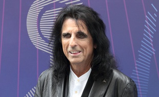 Alice Cooper aux O2 Silver Clef Awards.