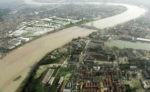 Vue aérienne du périmètre du quartier Brazza à Bordeaux, au débouché du pont Chaban Delmas