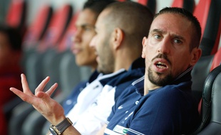 Ribéry sur le banc des remplaçant lors du match de préparation contre le Paraguay, le 1 juin 2014.