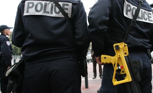 Des policiers. (Illustration)