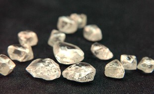 Une vaste escroquerie aux diamants