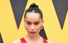 Zoë Kravitz en panique à cause du serpent de sa mère chez Taylor Swift