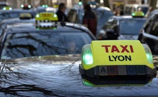 Un taxi à Lyon, le 12 février 2014