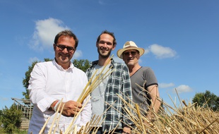 De gauche à droite, Jeff Lubrano, Mike Sallard et son père Gilles. Tous les trois ont lancé La Perche, une marque de pailles à boire... en paille de seigle