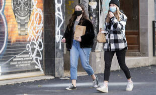 Dans une rue de Montréal le 31 octobre 2020.