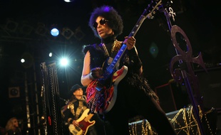 Prince en concert à Londres le 5 avril 2014.
