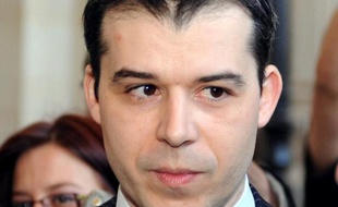 Le juge Fabrice Burgaud, le 24 avril 2009 au palais de justice de Paris, après l'annonce par le Conseil supérieur de la magistrature (CSM) de sa sanction pour son instruction du procès d'Outreau