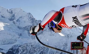 Le Français Jean-Baptiste Grange à l'entraînement lors de la Coupe du monde de ski alpin à Chamonix, le 24 janvier 2008.