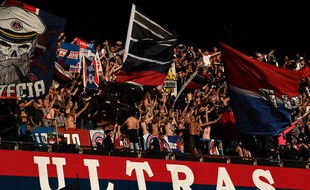 Les supporters de foot devraient pouvoir se déplacer plus librement pour soutenir leur équipe.
