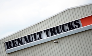 Renault Trucks veut supprimer 591 postes dans ses services administratifs en France.
28 Avril 2015/ALLILIMOURAD_1750.01/Credit:ALLILI/SIPA/1504281755
