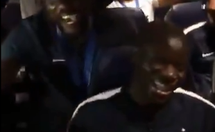 Kanté est gêné, mais souriant