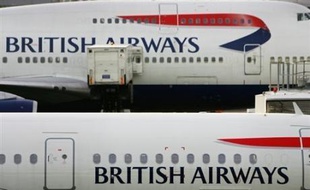 La compagnie aérienne britannique British Airways a annoncé mardi le départ de deux responsables après le fiasco des premiers jours du terminal 5 de l'aéroport de Londres-Heathrow, qui n'a pas fonctionné normalement pendant douze jours après son ouverture le 27 mars en raison de problèmes techniques.