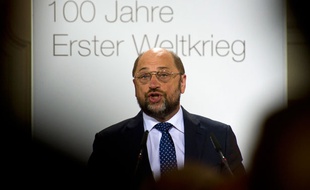 Martin Schulz est le candidat des socialistes européens à la Commission européenne