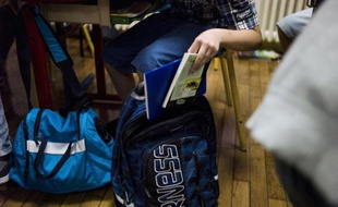 C'est avant de partir mardi pour une école en périphérie de Valenciennes que le garçon avait aperçu le pistolet