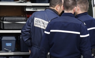 Des enquêteurs de l'identification criminelle de la gendarmerie de la Haute-Garonne.