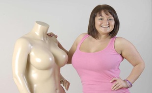 Un mannequin de Bravissimo, marque britannique de lingerie spécialisée dans les grandes tailles.