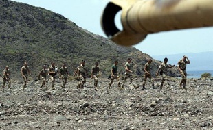 Le parquet de Paris a demandé le renvoi aux assises de quatre anciens légionnaires mis en examen dans l'enquête sur le décès d'un de leurs camarades lors d'un exercice militaire à Djibouti en mai 2008, selon son réquisitoire consulté jeudi par l'AFP.