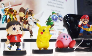 Avec une centaine d'Amiibos, ces figurines connectées, Nintendo séduit un public de collectionneurs.