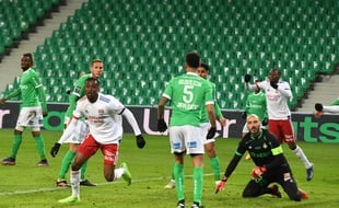 L'ASSE a sombré dimanche soir face à l'OL de Tino Kadewere (0-5).