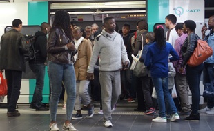 Paris, le 14 mai 2017. Quand le RER A ferme, plusieurs applications peuvent servir pour se déplacer en Ile-de-France.