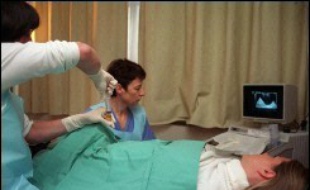 Ordre des médecins et des dentistes, syndicats, Haute Autorité de lutte contre les discriminations, associations de patients et assurance maladie seront réunis autour du ministre Xavier Bertrand, qui devrait annoncer des mesures contre un problème concernant quelque 15% des professionnels de santé.