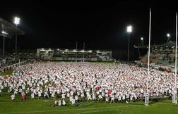 Le record du monde du haka revient en Nouvelle-Zélande et quitte… la France