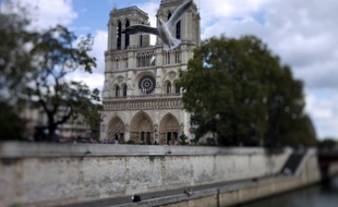 Nouvelles cloches, grand orgue nettoyé, muséographie revue: la Cathédrale Notre-Dame de Paris se prépare à célébrer en 2013 les 850 ans de la pose de sa première pierre.