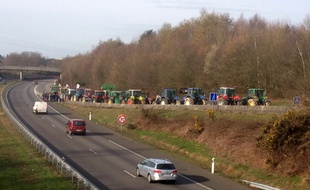 Le blocage de la rocade de Rennes était imminent, ici aux alentours de 11h15 le mercredi 17 février 2016.