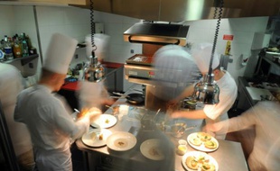 La cuisine d'un restaurant le 28 octobre 2008 à Lyon
