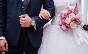 Illustration d'une cérémonie de mariage.