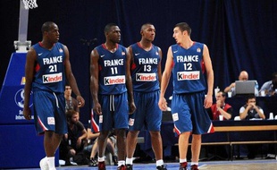 Les basketteurs de l'équipe de France, lors d'un match contre la Hongrie, le 30 juillet 2009 à Paris.