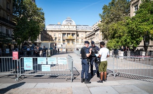 Le Palais de Justice de Paris sous haute protection pendant le procès des attentats du 13-Novembre.