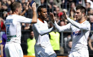 Marseille est allé s'imposer à Nice 1-0 dimanche après-midi sur un but de Gignac lui permettant de chiper au moins provisoirement la 2e place à Lyon, qui accueille Sochaux en clôture de la 30e journée de Ligue 1.