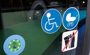 Un bus pour personnes en situation de handicap (Illustration)