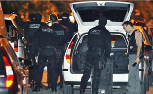 Le groupe d'intervention de la police nationale a persuadé l'homme de se rendre.