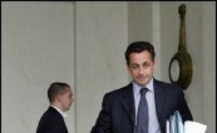 Les responsables de la droite au pouvoir ont estimé que le président Jacques Chirac avait su donner un nouvel élan à la majorité lors de son interview télévisée de lundi, tandis que l'opposition lui reprochait sur un mode ironique de n'avoir annoncé aucun changement.
