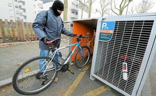 Des abris sécurisés, collectifs ou individuels (comme ici à Pirmil), sont installés.