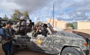 Des forces du gouvernement libyen soutenu par l'ONU, à Tripoli le 28 décembre 2019.
