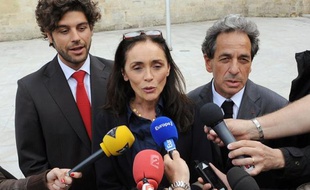 La défense de Patrice de Maistre, ancien gestionnaire de fortune de Liliane Bettencourt, s'est dite "stupéfaite" mercredi après la révélation d'un prêt de 300.000 euros accordé en novembre par la fille de la milliardaire à Claire Thibout, ancienne comptable de la maisonnée et principal témoin à charge contre M. de Maistre dans le volet concernant le financement politique.