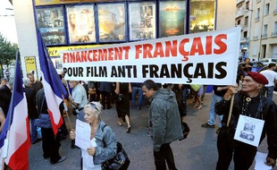Manifestation contre «Hors-la-loi» de Rachid Bouchareb, à Marseille, le 20 septembre 2010