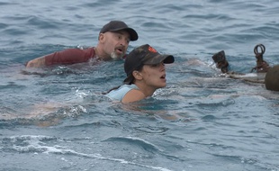 Vincent Lagaf' et Marine Lorphelin dans «L'Aventure Robinson».