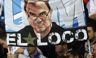 Un drapeau hommage à Marcelo Bielsa en 2014