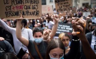 Manifestation contre les violences policières dans le monde, lundi 8 juin 2020 à Nantes.