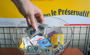 Pas de laisser-aller pour les préservatifs chez les 15-25 ans : leur utilisation est supérieure à la moyenne française.