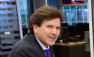 Abdelwahab Meddeb en janvier 2011 sur le plateau de LCI.