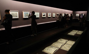 Vue de l'exposition Hokusai au Grand Palais à Paris jusqu'au 18 janvier 2015