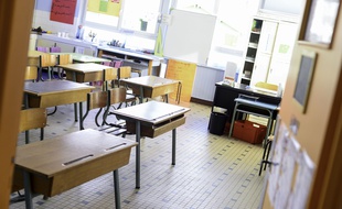 Une classe sans élève (illustration).