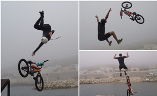 Certains réussissent des "frontflips", d'autres enchaînent les plats.