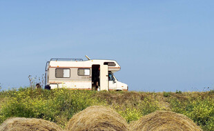 Un camping-car (illustration)