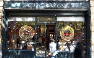 La boutique Guerlain sur les Champs-Elysées à Paris, le 25 septembre 2010